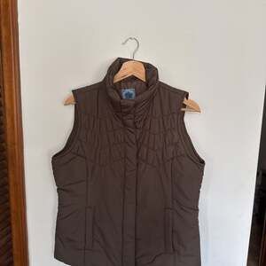 IZOD Women's Brown Quilted Puffer Vest